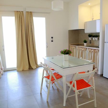 Отель Casa Vacanze Coralloholiday Торре-Лапилло Экстерьер фото