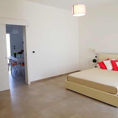 Отель Casa Vacanze Coralloholiday Торре-Лапилло Экстерьер фото