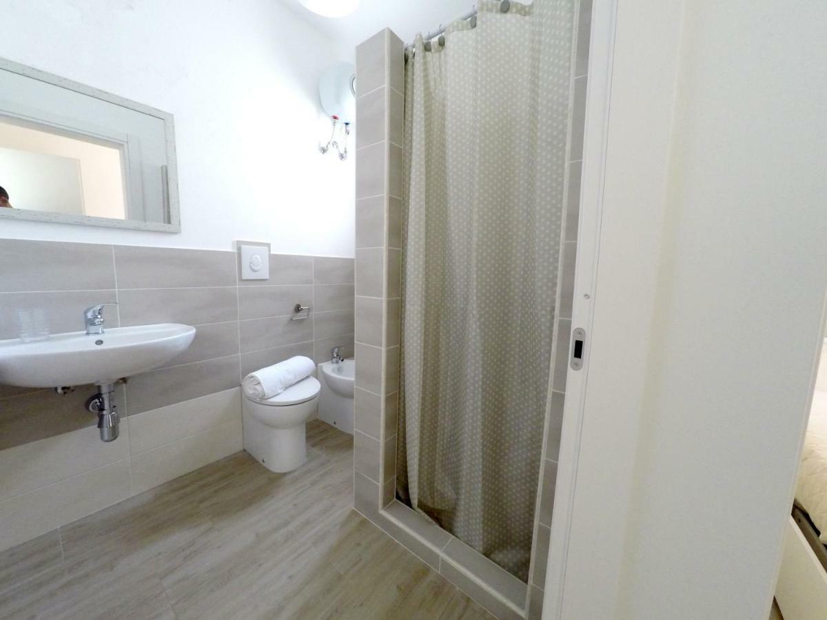 Отель Casa Vacanze Coralloholiday Торре-Лапилло Экстерьер фото