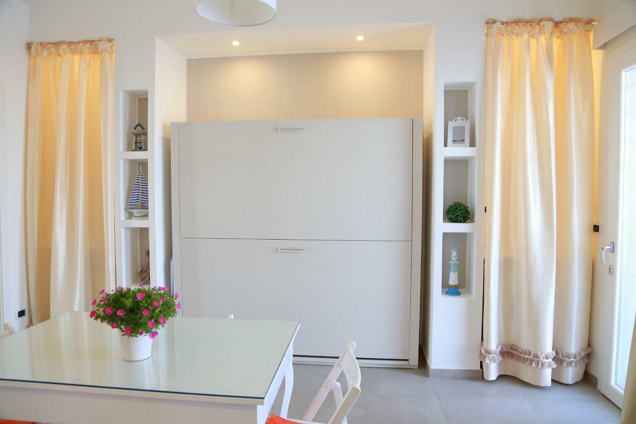 Отель Casa Vacanze Coralloholiday Торре-Лапилло Экстерьер фото